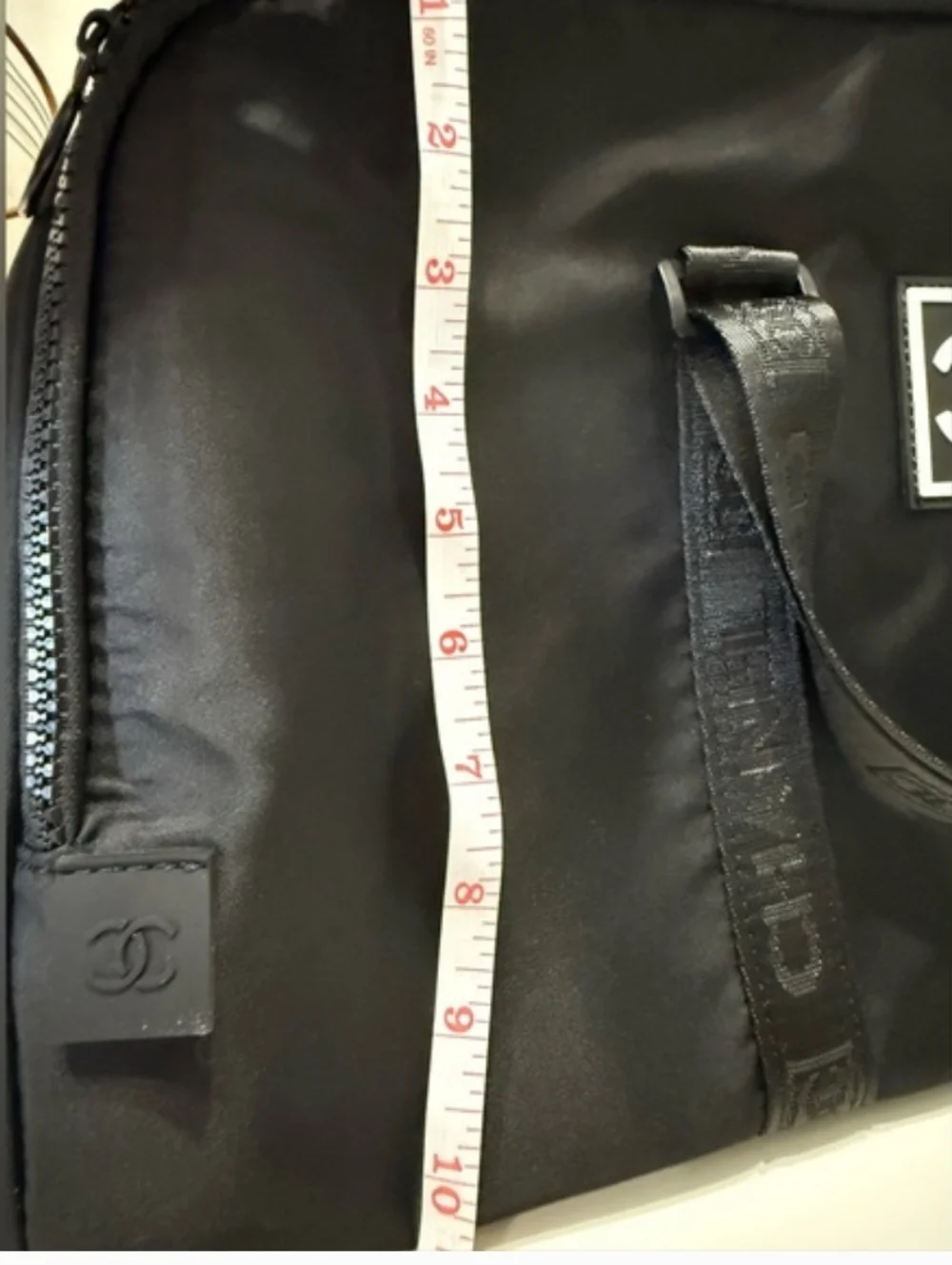 Black Nylon With White Branding Unisex Travel/Gym Bag. - Picture 9 of 12